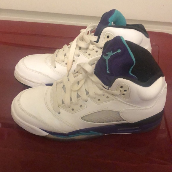 Air Jordan 4’s grapes size 4.5 - Picture 2 of 5